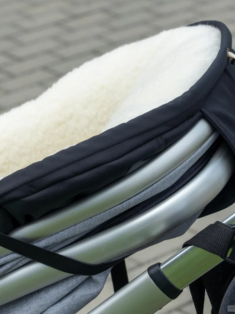 Kinder-Fußsack mit Schafwolle sportlich Mix